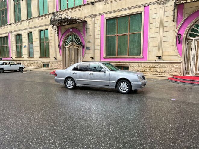 Mercedes E 220 2000, 420,000 km - 2.2 л - Bakı