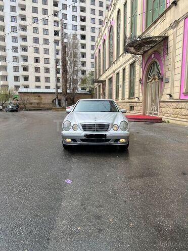 Mercedes E 220 2000, 420,000 km - 2.2 л - Bakı