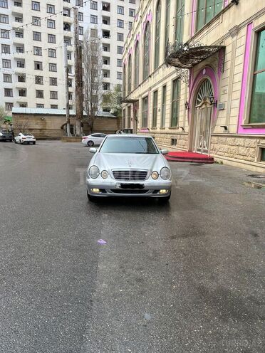 Mercedes E 220 2000, 420,000 km - 2.2 л - Bakı
