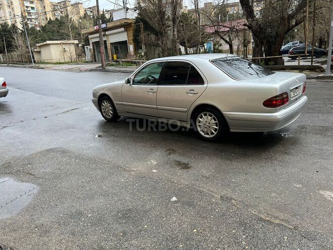 Mercedes E 220 2000, 420,000 km - 2.2 л - Bakı