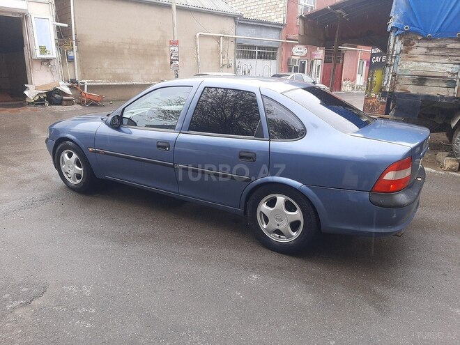 Opel Vectra 1999, 228,000 km - 1.6 л - Bakı