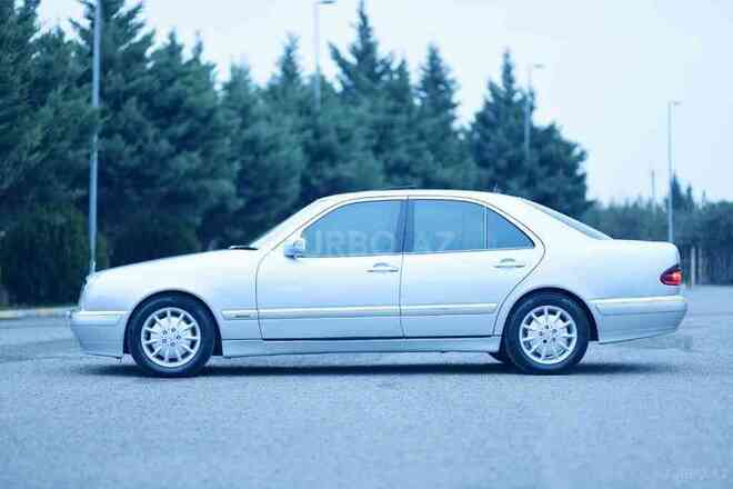 Mercedes E 220 2000, 380,000 km - 2.2 л - Bakı