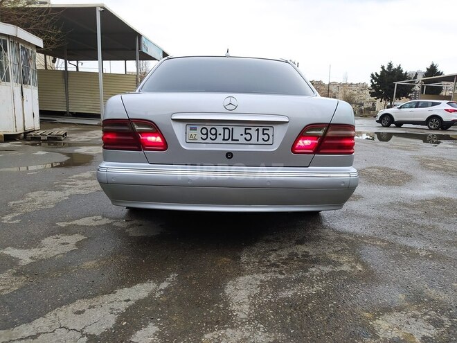 Mercedes E 270 2001, 394,000 km - 2.7 l - Bakı