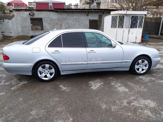 Mercedes E 270 2001, 394,000 km - 2.7 l - Bakı