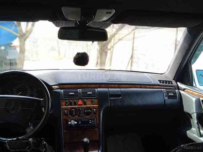 Mercedes E 220 1998, 616,179 km - 2.2 l - Tovuz