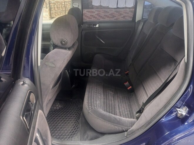 Volkswagen Passat 2002, 235,800 km - 1.8 l - Gəncə