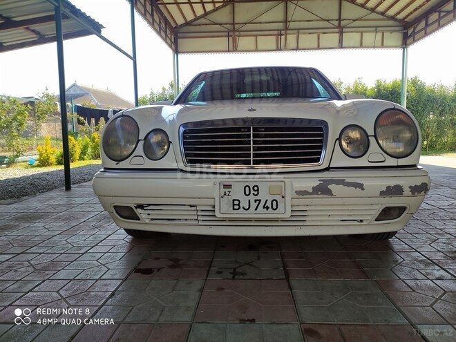 Mercedes E 240 1999, 419,000 km - 2.4 l - Bakı