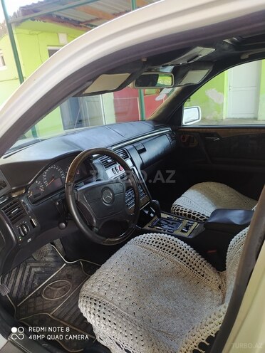Mercedes E 240 1999, 419,000 km - 2.4 l - Bakı