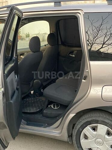 Toyota Yaris 2005, 180,000 km - 1.3 l - Bakı