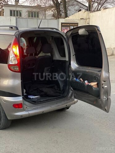 Toyota Yaris 2005, 180,000 km - 1.3 l - Bakı