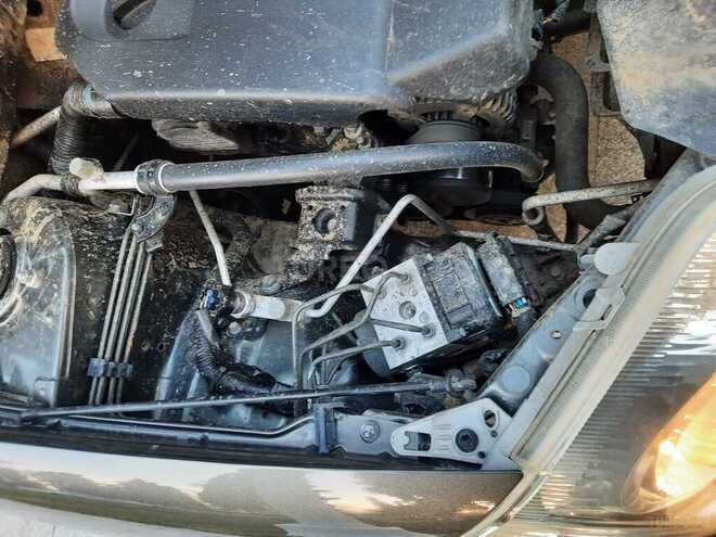 Toyota Corolla 2006, 242,000 km - 1.4 l - Şəmkir