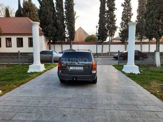 Toyota Corolla 2006, 242,000 km - 1.4 l - Şəmkir