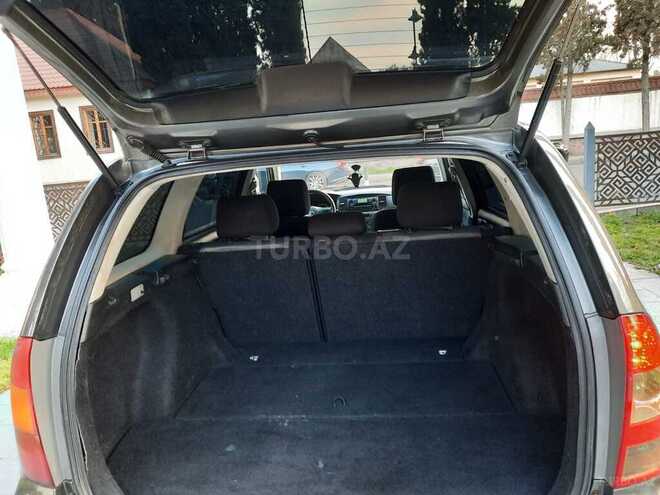 Toyota Corolla 2006, 242,000 km - 1.4 l - Şəmkir