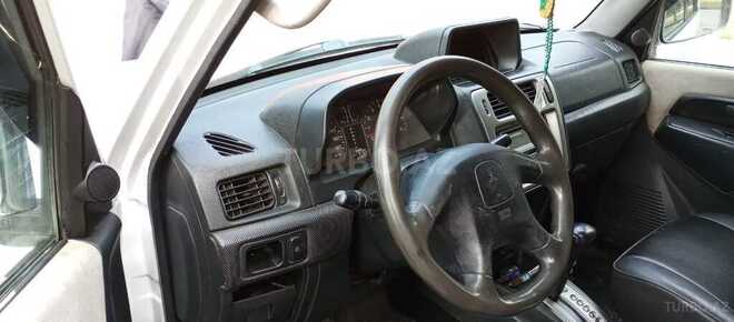 Mitsubishi Pajero io 2002, 223,561 km - 2.0 л - Sumqayıt