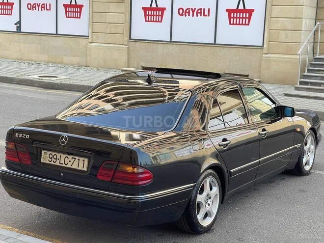 Mercedes E 320 1999, 211,859 km - 3.2 l - Sumqayıt