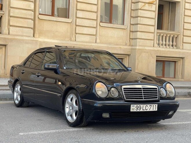 Mercedes E 320 1999, 211,859 km - 3.2 l - Sumqayıt