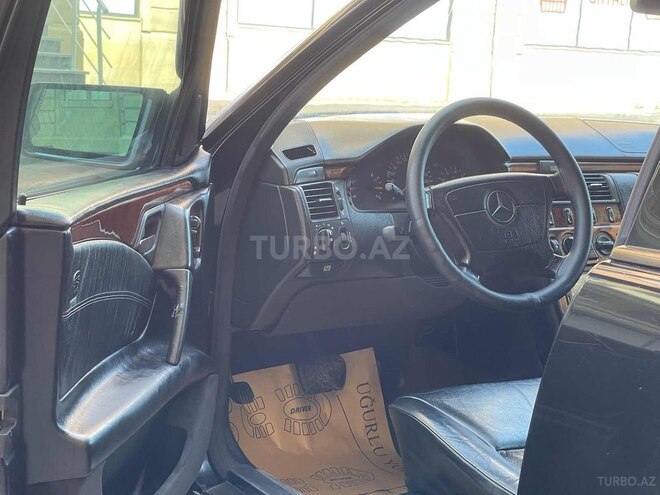 Mercedes E 320 1999, 211,859 km - 3.2 l - Sumqayıt