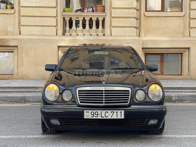 Mercedes E 320 1999, 211,859 km - 3.2 l - Sumqayıt