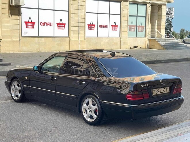 Mercedes E 320 1999, 211,859 km - 3.2 l - Sumqayıt