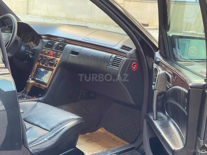 Mercedes E 320 1999, 211,859 km - 3.2 l - Sumqayıt