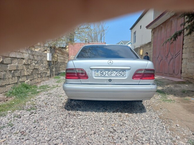 Mercedes E 220 1996, 458,920 km - 2.2 l - Sumqayıt