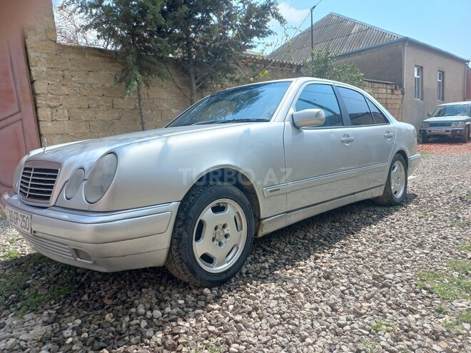 Mercedes E 220 1996, 458,920 km - 2.2 l - Sumqayıt