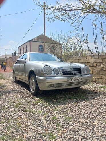 Mercedes E 220 1996, 458,920 km - 2.2 l - Sumqayıt