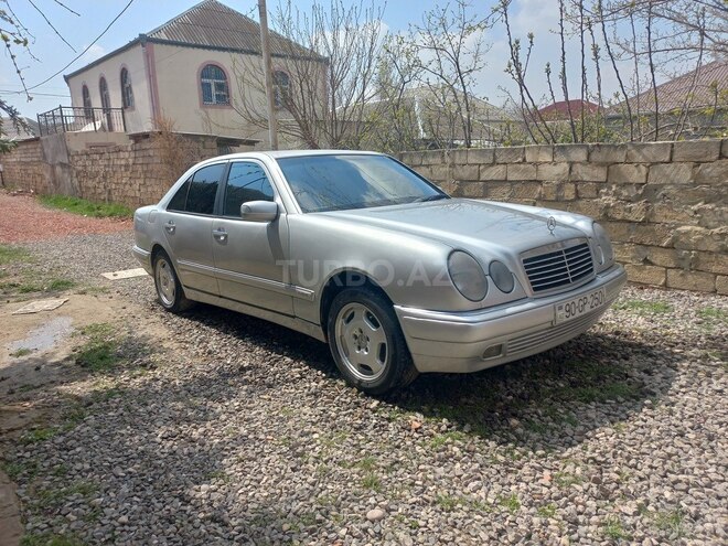 Mercedes E 220 1996, 458,920 km - 2.2 l - Sumqayıt