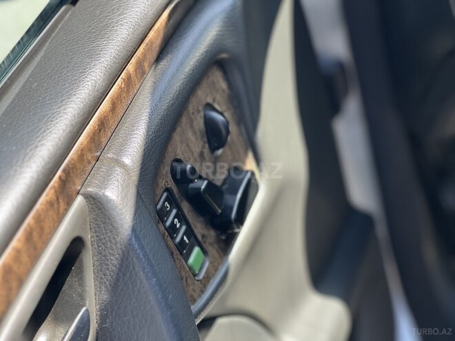 Mercedes E 320 2001, 235,302 km - 3.2 l - Gəncə