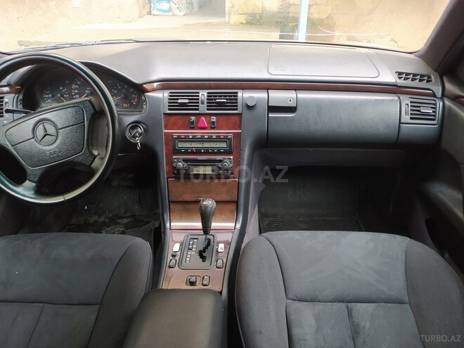 Mercedes E 230 2006, 319,545 km - 2.3 l - Sumqayıt