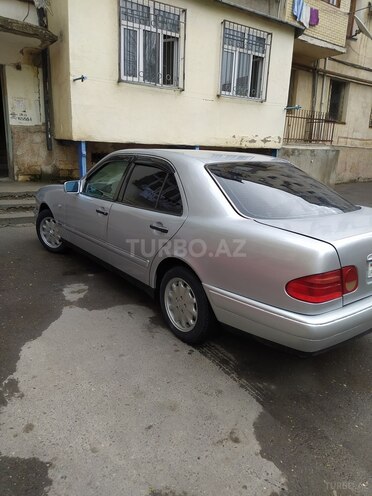 Mercedes E 230 2006, 319,545 km - 2.3 l - Sumqayıt