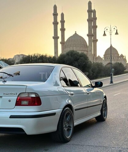 BMW 525 2001, 187,000 km - 2.5 л - Bakı