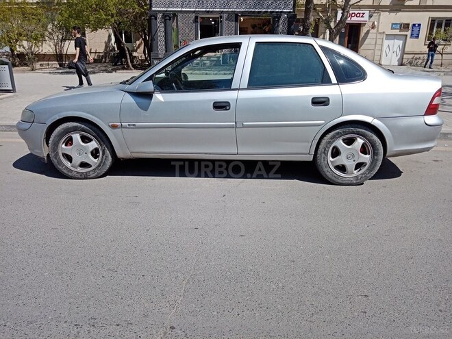 Opel Vectra 1998, 231,000 km - 1.8 l - Gəncə