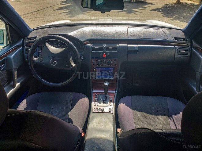 Mercedes E 220 1997, 445,000 km - 2.2 l - Bakı