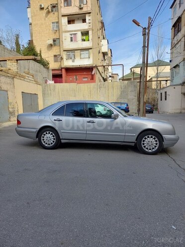 Mercedes E 220 1997, 445,000 km - 2.2 l - Bakı