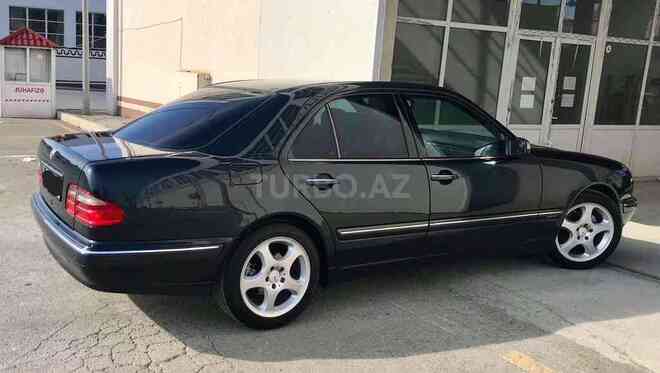Mercedes E 240 2000, 264,300 km - 2.4 l - Gəncə