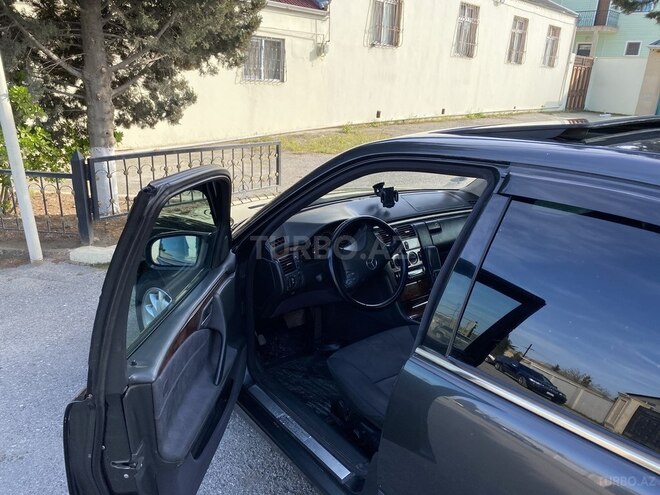 Mercedes E 240 2001, 394,000 km - 2.4 l - Bakı