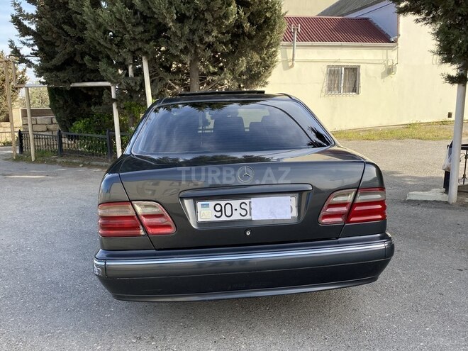 Mercedes E 240 2001, 394,000 km - 2.4 l - Bakı