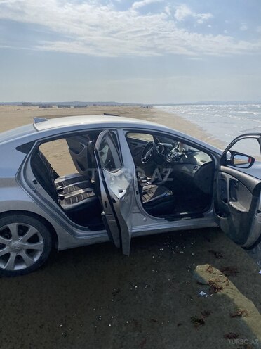 Hyundai Elantra 2015, 260,000 km - 1.8 l - Bakı