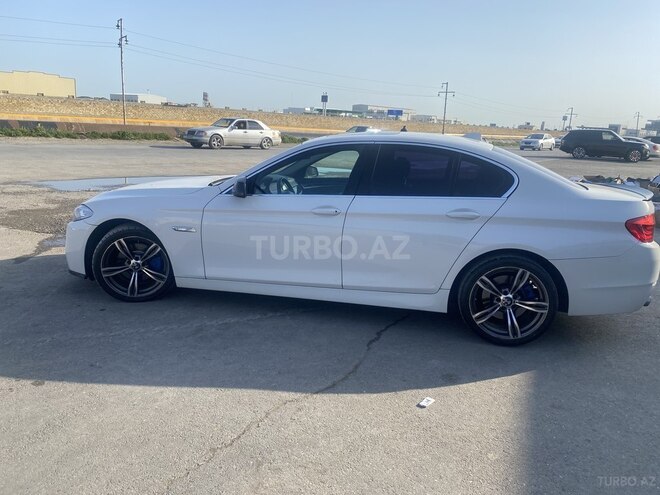 BMW 520 2013, 215,000 km - 2.0 л - Bakı