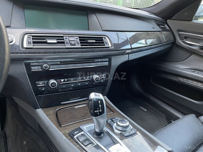 BMW 740 2010, 236,000 km - 3.0 л - Bakı