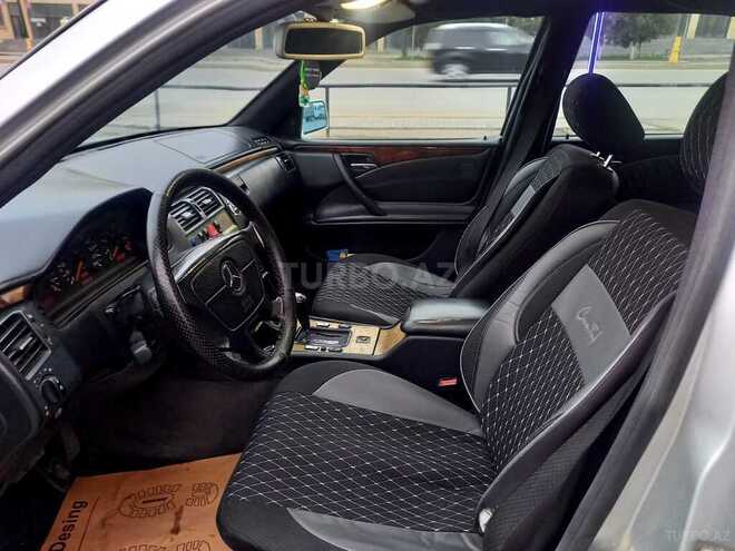 Mercedes E 230 1996, 396,000 km - 2.3 л - Quba