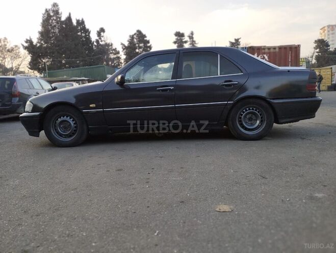 Mercedes C 220 1993, 390,000 km - 2.2 l - Bakı