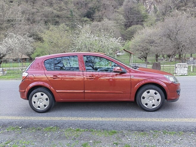 Opel Astra 2006, 135,000 km - 1.4 l - Zaqatala