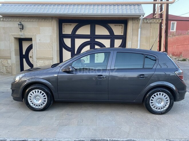 Opel Astra 2010, 208,000 km - 1.4 l - Bakı
