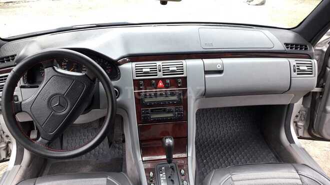 Mercedes E 280 1997, 204,200 km - 2.8 л - Bakı