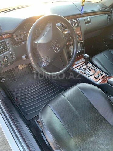 Mercedes E 220 1999, 315,000 km - 2.2 l - Bakı