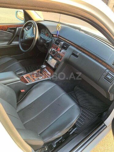 Mercedes E 220 1999, 315,000 km - 2.2 l - Bakı