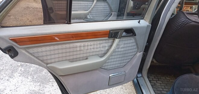 Mercedes E 200 1992, 298,400 km - 2.0 л - Bakı