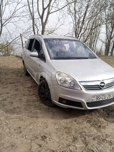 Opel Zafira 2005, 235,000 km - 2.2 л - Bakı